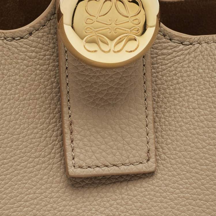 Pre Owned Loewe Beige Leather Mini Pebble Bucket Bag