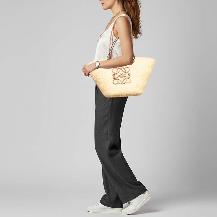 Pre Owned Loewe Anagram Medium Brown/Natural Iraca Palm Basket Tote