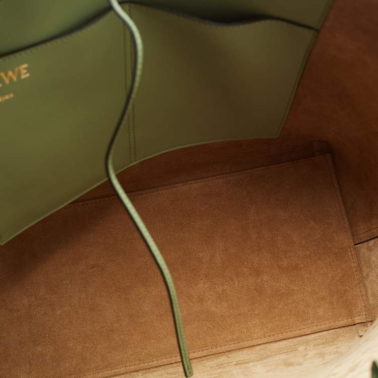 Pre Owned Loewe Green Leather Medium Anagram Tote