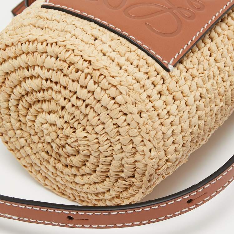 مملوكة مسبقًا  Loewe Beige/Brown Woven Raffia and Leather Cylinder Pocket Crossbody Bag