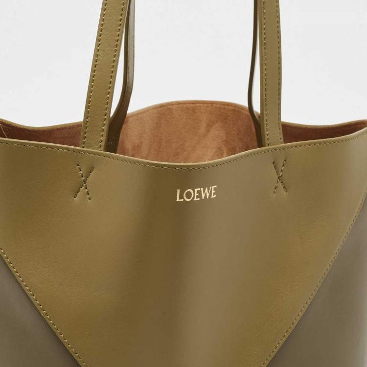 Pre Owned Loewe Green Leather Medium Puzzle Fold Tote
