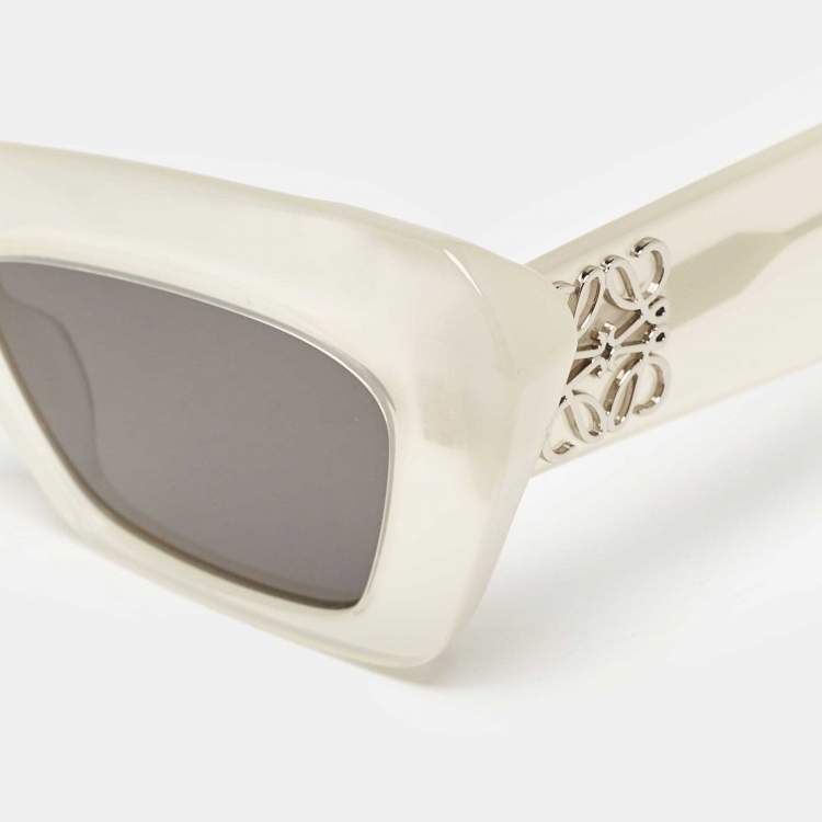 Pre Owned Loewe White/Black LW400361 Anagram Cat Eye Sunglasses