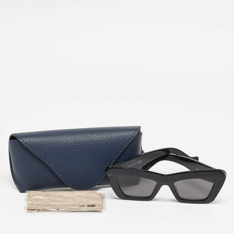 Pre Owned Loewe Black LW40036I Anagram Cat Eye Sunglasses