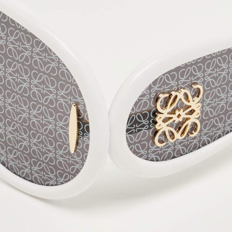 Pre Owned Loewe Black/Black LW40108I Logo Shield Sunglasses