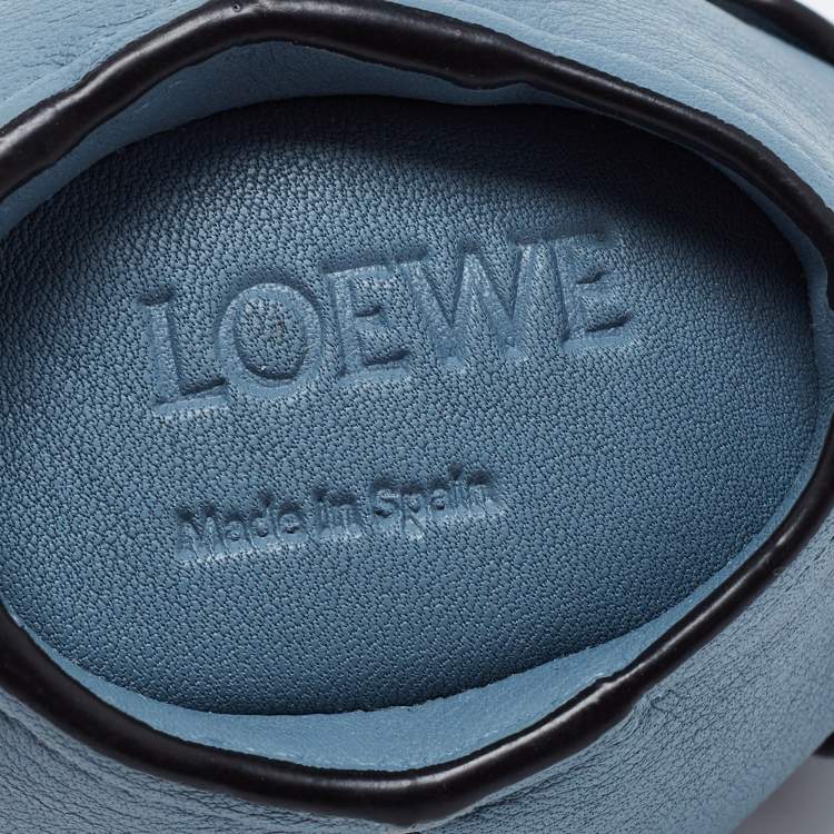 مملوكة مسبقًا Loewe Blue Leather Elephant Purse Bag Charm
