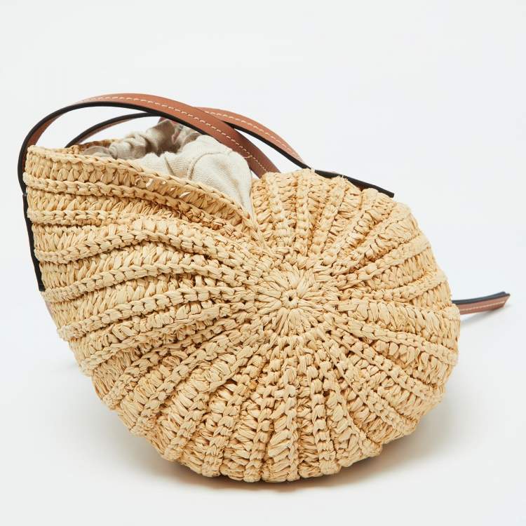 مملوكة مسبقًا Loewe Beige/Brown Raffia and Leather Moon Shell Crossbody Bag