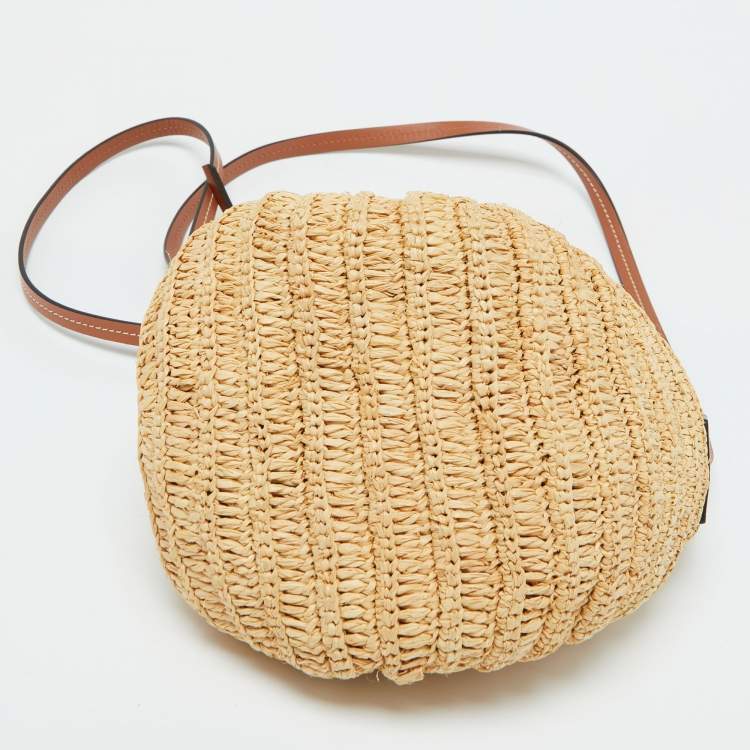 مملوكة مسبقًا Loewe Beige/Brown Raffia and Leather Moon Shell Crossbody Bag