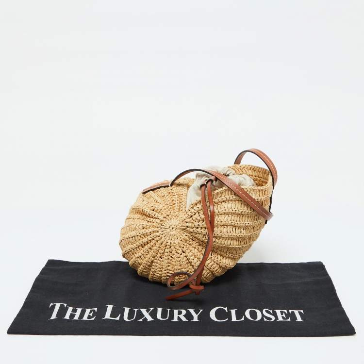 مملوكة مسبقًا Loewe Beige/Brown Raffia and Leather Moon Shell Crossbody Bag