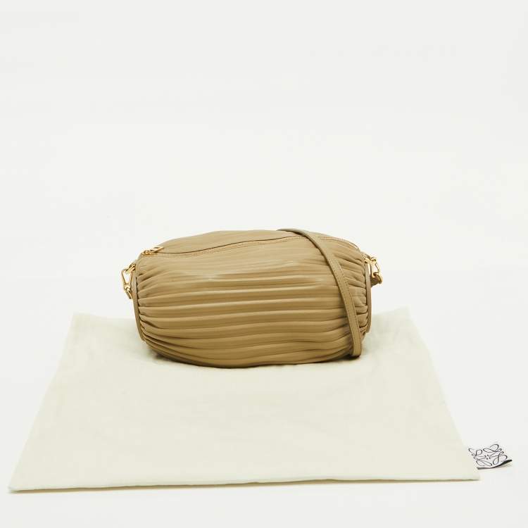Pre Owned Loewe Clay Green Pleated Leather Bracelet Pouch Shoulder Bag