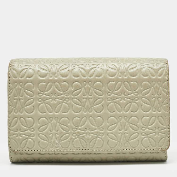 Pre Owned Loewe Sea Green Anagram Embossed Leather Repeat Compact Wallet