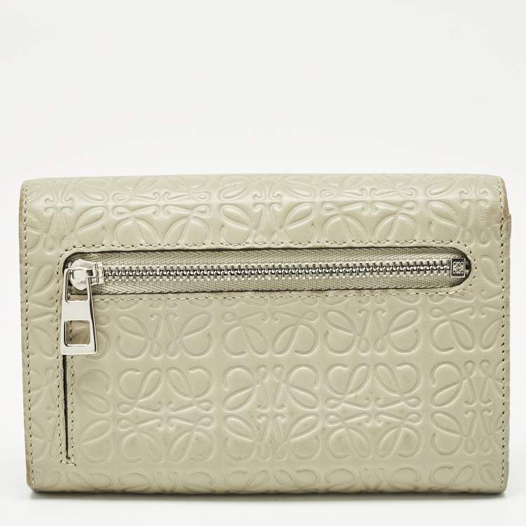 Pre Owned Loewe Sea Green Anagram Embossed Leather Repeat Compact Wallet