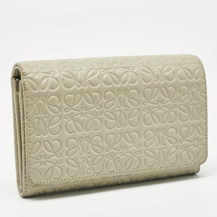Pre Owned Loewe Sea Green Anagram Embossed Leather Repeat Compact Wallet