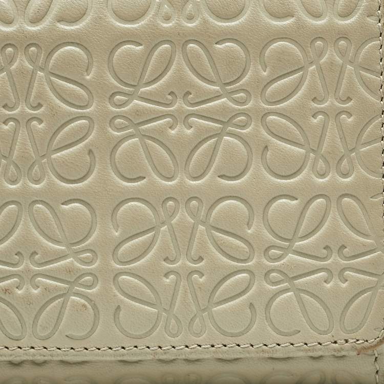 Pre Owned Loewe Sea Green Anagram Embossed Leather Repeat Compact Wallet