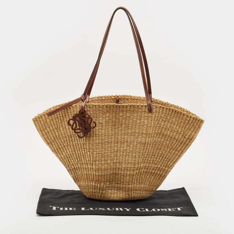 Pre Owned Loewe Natural/Tan Woven Raffia Shell Basket Bag