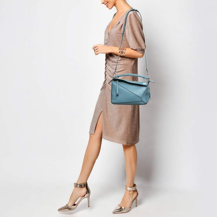 【関税&送料込】Loewe Pastel Light Blue Leather Small Puzzle LOEWE Calfskin Small Puzzle Bag Light Blue 1544797