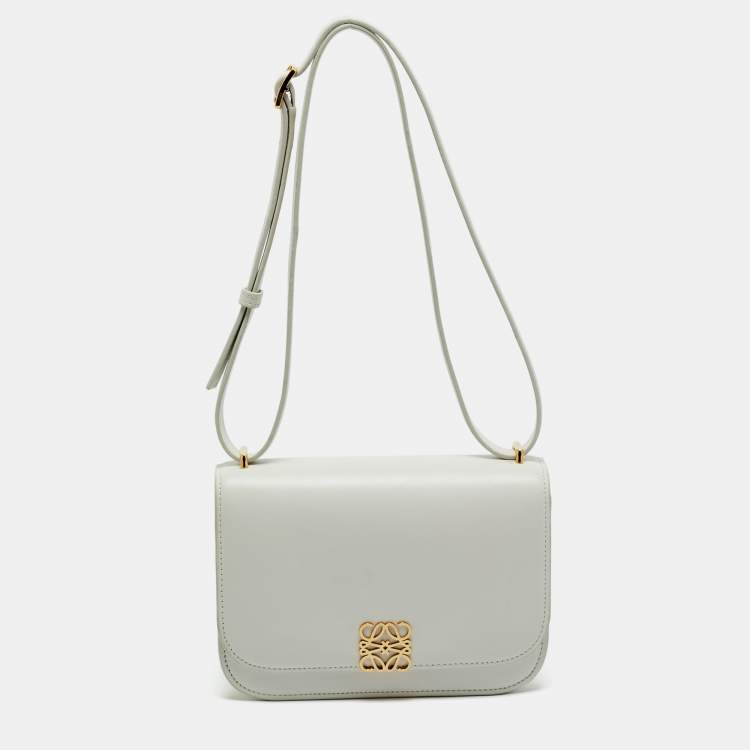 مملوكة مسبقًا Loewe White Leather Goya Shoulder Bag