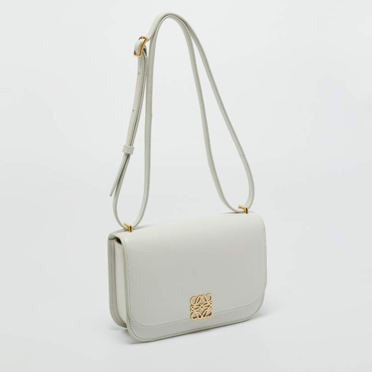 مملوكة مسبقًا Loewe White Leather Goya Shoulder Bag
