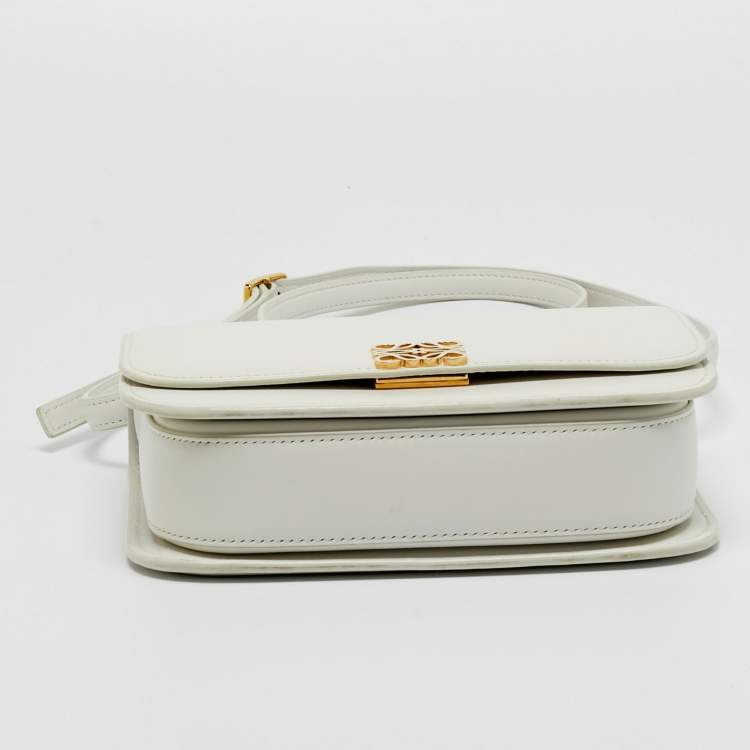 مملوكة مسبقًا Loewe White Leather Goya Shoulder Bag