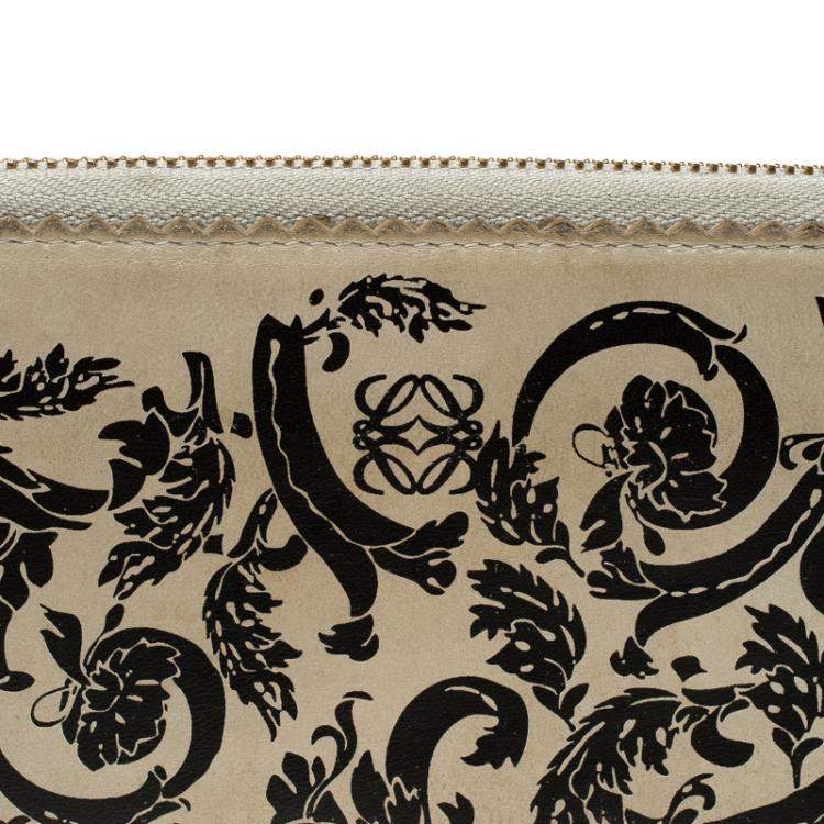 Pre Owned Loewe Off White Printed Leather Zip Around Continental Wallet