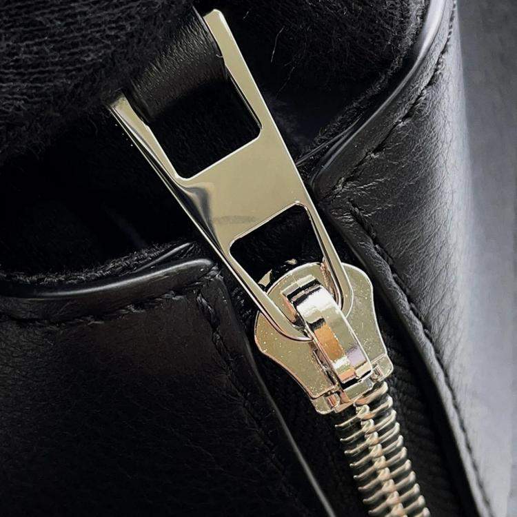 Pre Owned Loewe Hammock Black Leather Size Compact