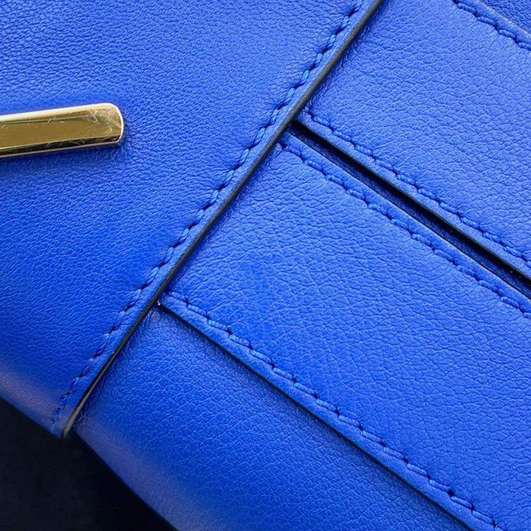 Pre Owned Loewe Amazonas Blue Leather Size 23