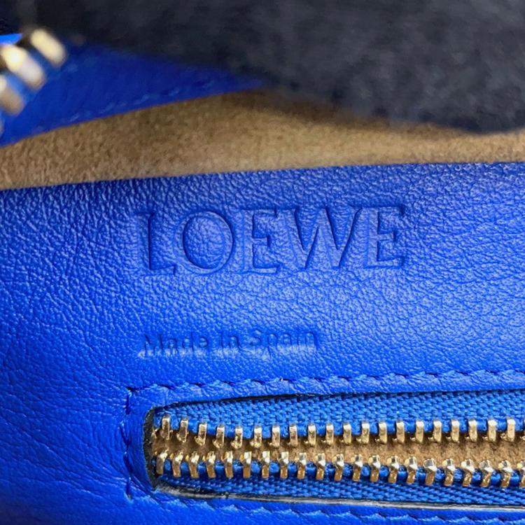 Pre Owned Loewe Amazonas Blue Leather Size 23