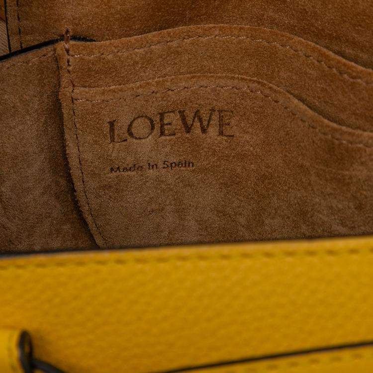 مملوكة مسبق ًا Loewe Yellow Mini Leather Gate Crossbody