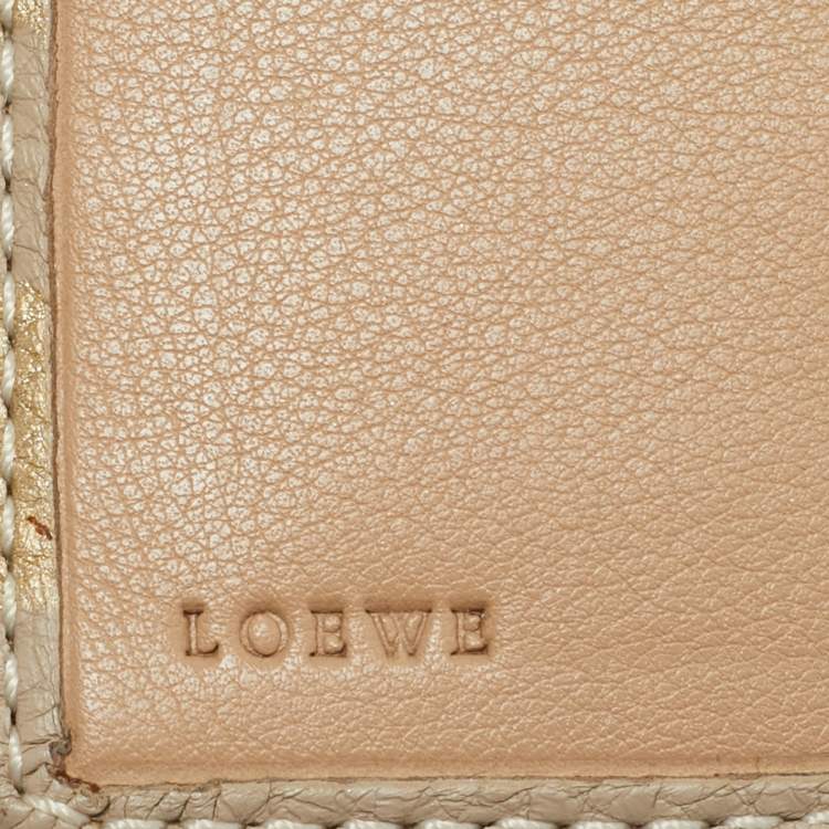 مملوكة مسبقًا Loewe Stripe Beige Leather Zip Continental Wallet