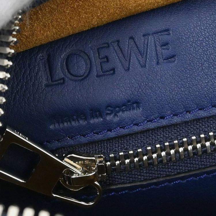 مملوكة مسبقًا Loewe Amazona 23 Navy Calfskin Leather Top Handle Bag