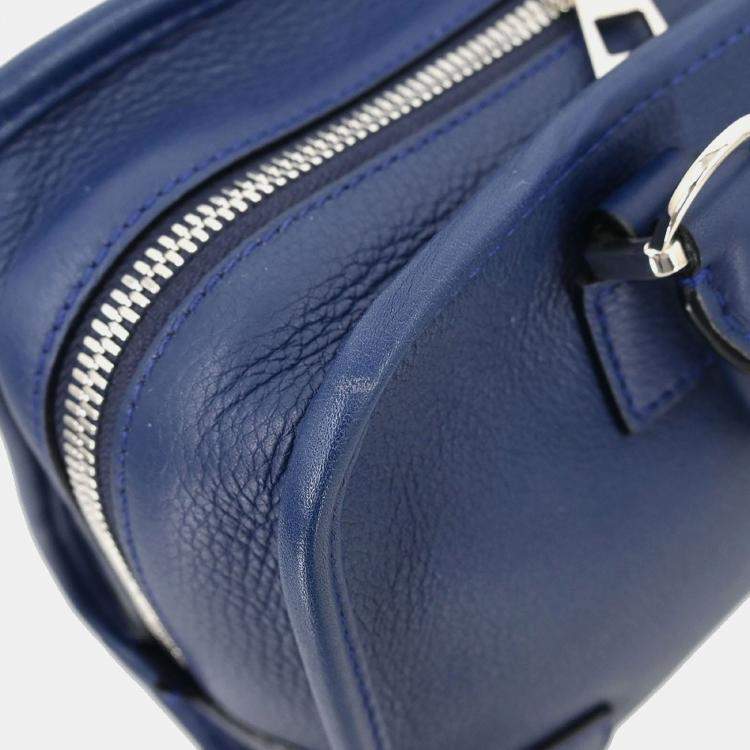 مملوكة مسبقًا Loewe Amazona 23 Navy Calfskin Leather Top Handle Bag