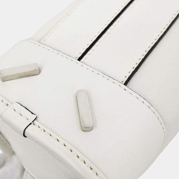 مملوكة مسبقًا Loewe Amazona 23 White Calfskin Leather Top Handle Bag