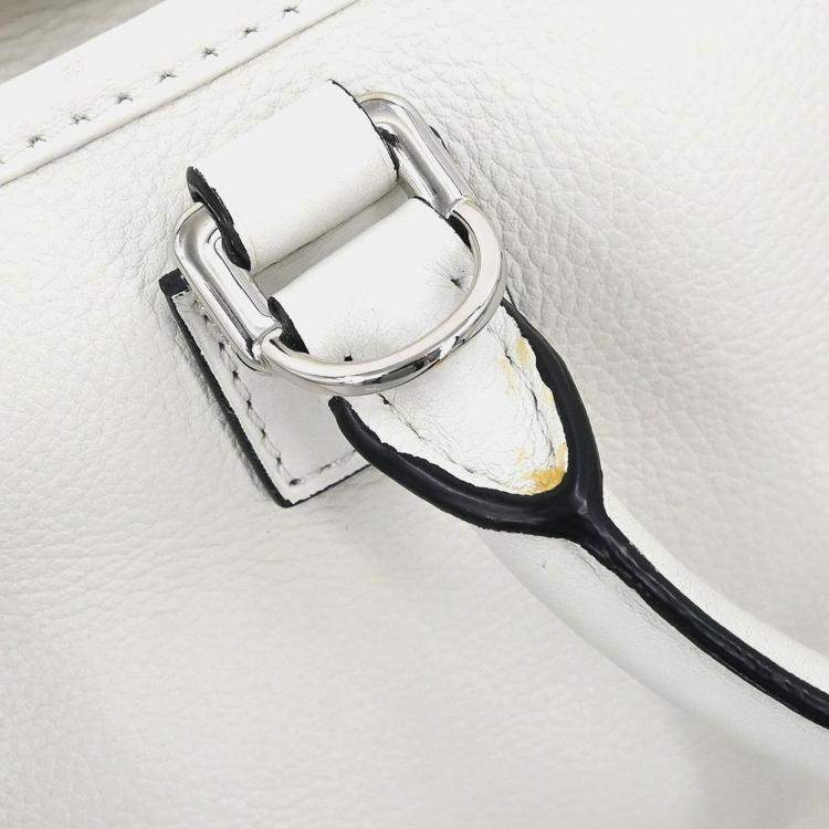مملوكة مسبقًا Loewe Amazona 23 White Calfskin Leather Top Handle Bag