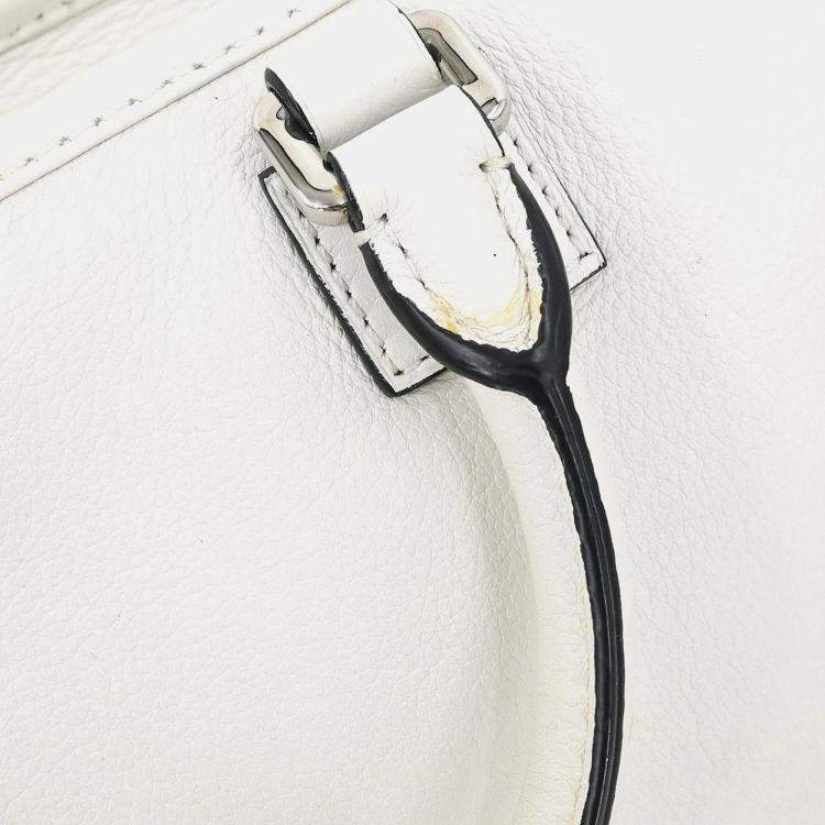 مملوكة مسبقًا Loewe Amazona 23 White Calfskin Leather Top Handle Bag