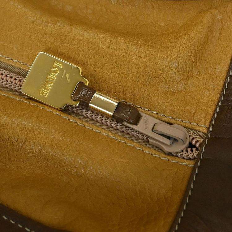 Pre Owned Loewe Beige Leather Shoulder Bag