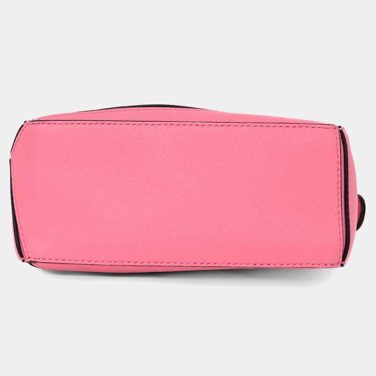 مملوكة مسبقًا Loewe Pink Leather Mini Puzzle Crossbody