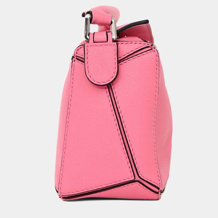 مملوكة مسبقًا Loewe Pink Leather Mini Puzzle Crossbody