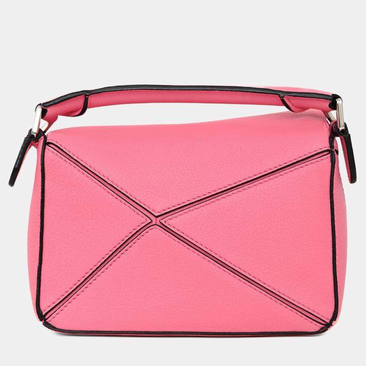 مملوكة مسبقًا Loewe Pink Leather Mini Puzzle Crossbody