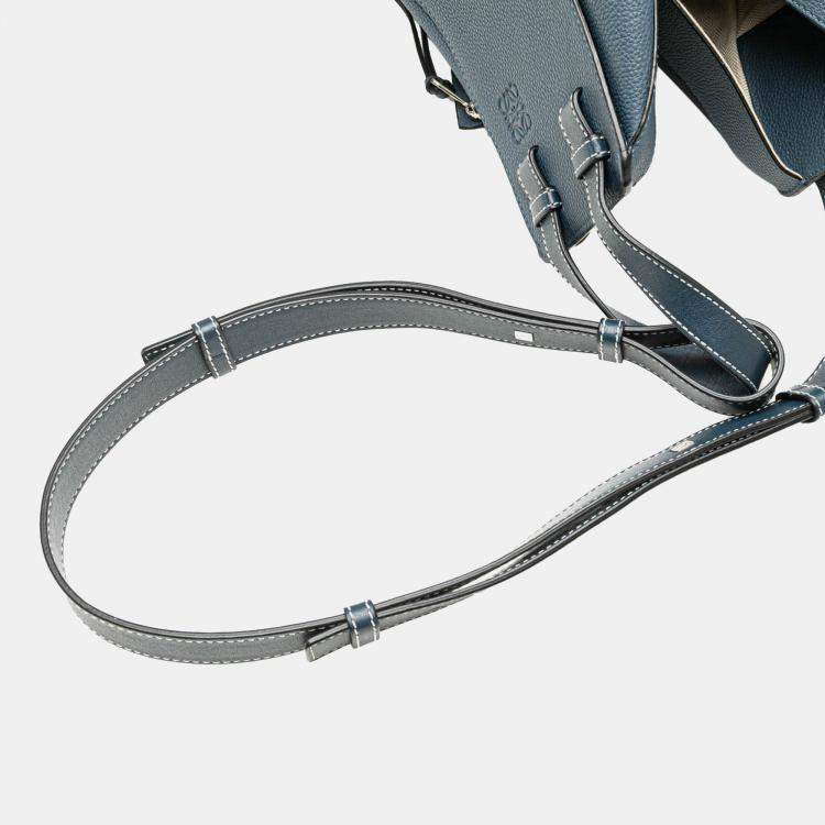 مملوكة مسبقًا Loewe Blue Small Leather Hammock Bag