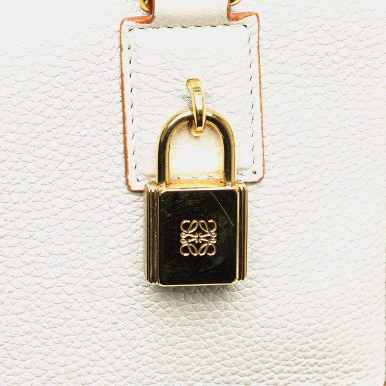 Pre Owned Loewe White Leather Amazona Square 19