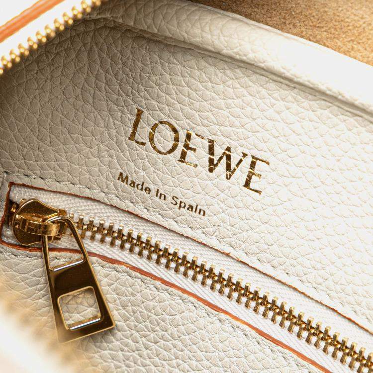 Pre Owned Loewe White Leather Amazona Square 19