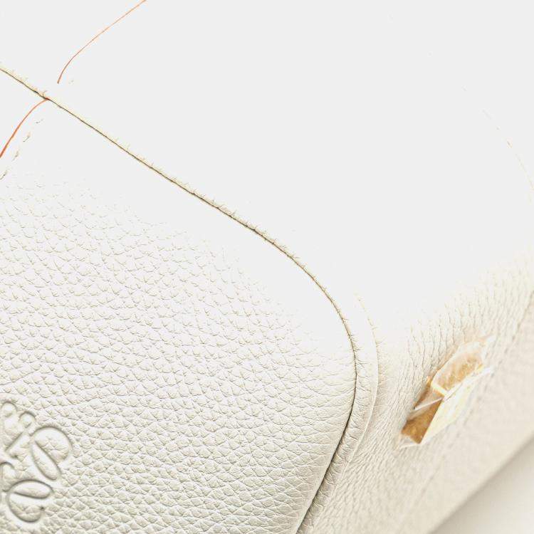 Pre Owned Loewe White Leather Amazona Square 19