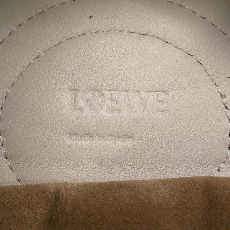 Pre Owned Loewe Paseo Chain shoulder Bag White Leather Size Small