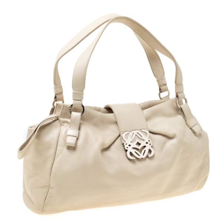 Pre Owned Loewe Off White Leather Logo Shoulder Bag