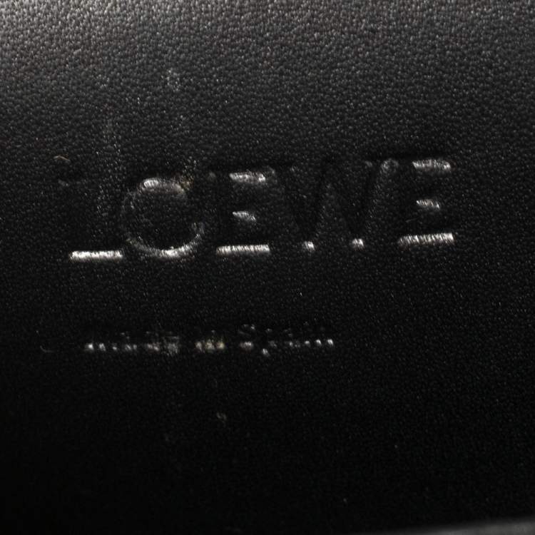مملوكة مسبقًا Loewe Grey Ostrich Barcelona Crossbody Bag