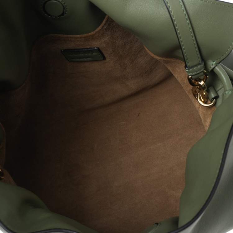 مملوكة مسبقًا Loewe Olive Green Leather Flamenco Clutch