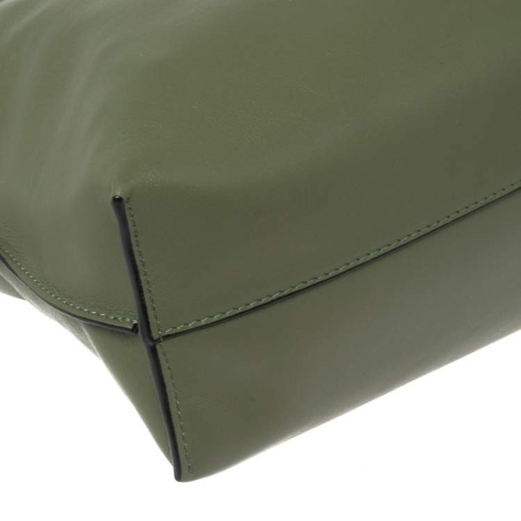 مملوكة مسبقًا Loewe Olive Green Leather Flamenco Clutch