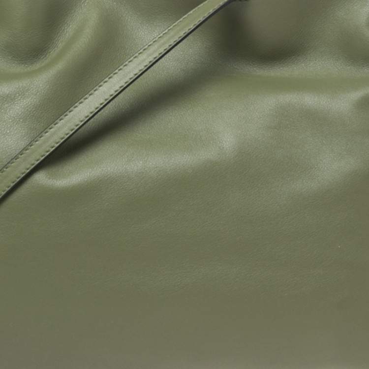 مملوكة مسبقًا Loewe Olive Green Leather Flamenco Clutch