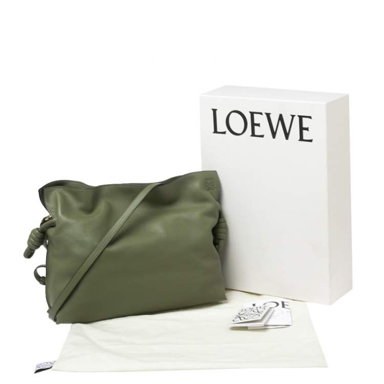 مملوكة مسبقًا Loewe Olive Green Leather Flamenco Clutch