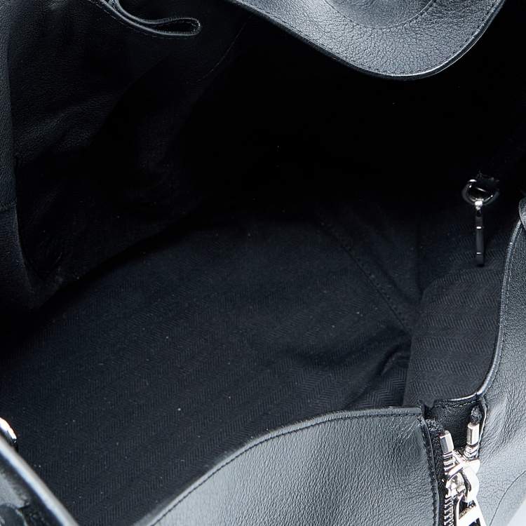 مملوكة مسبقًا Loewe Black Leather Small Hammock Shoulder Bag