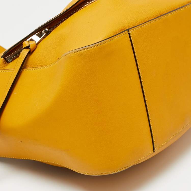 Pre Owned Loewe Mustard Leather Hammock Shoulder Bag